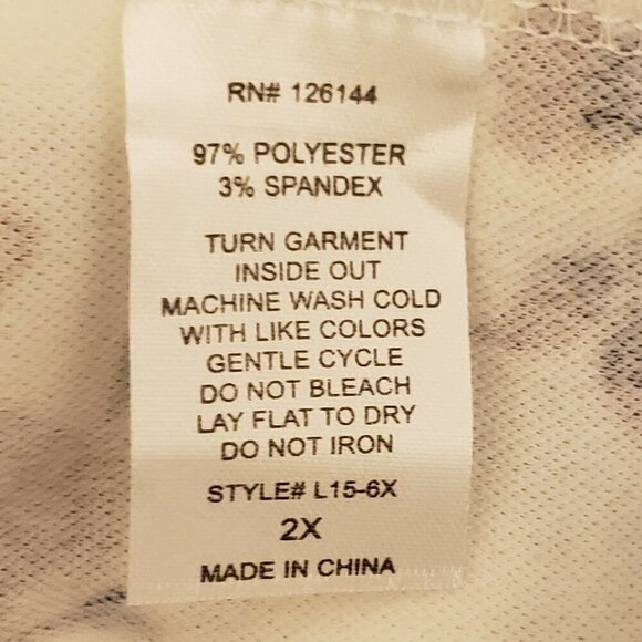 Ultra Teeze Floral Print Fitted Skirt. Size 2X - Picture 6 of 6